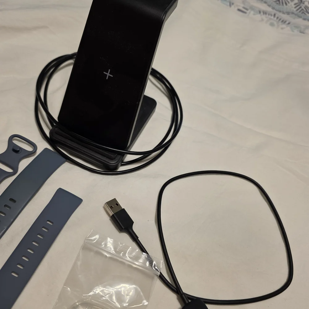 Fitbit Versa 4 with Accessories and Charger
